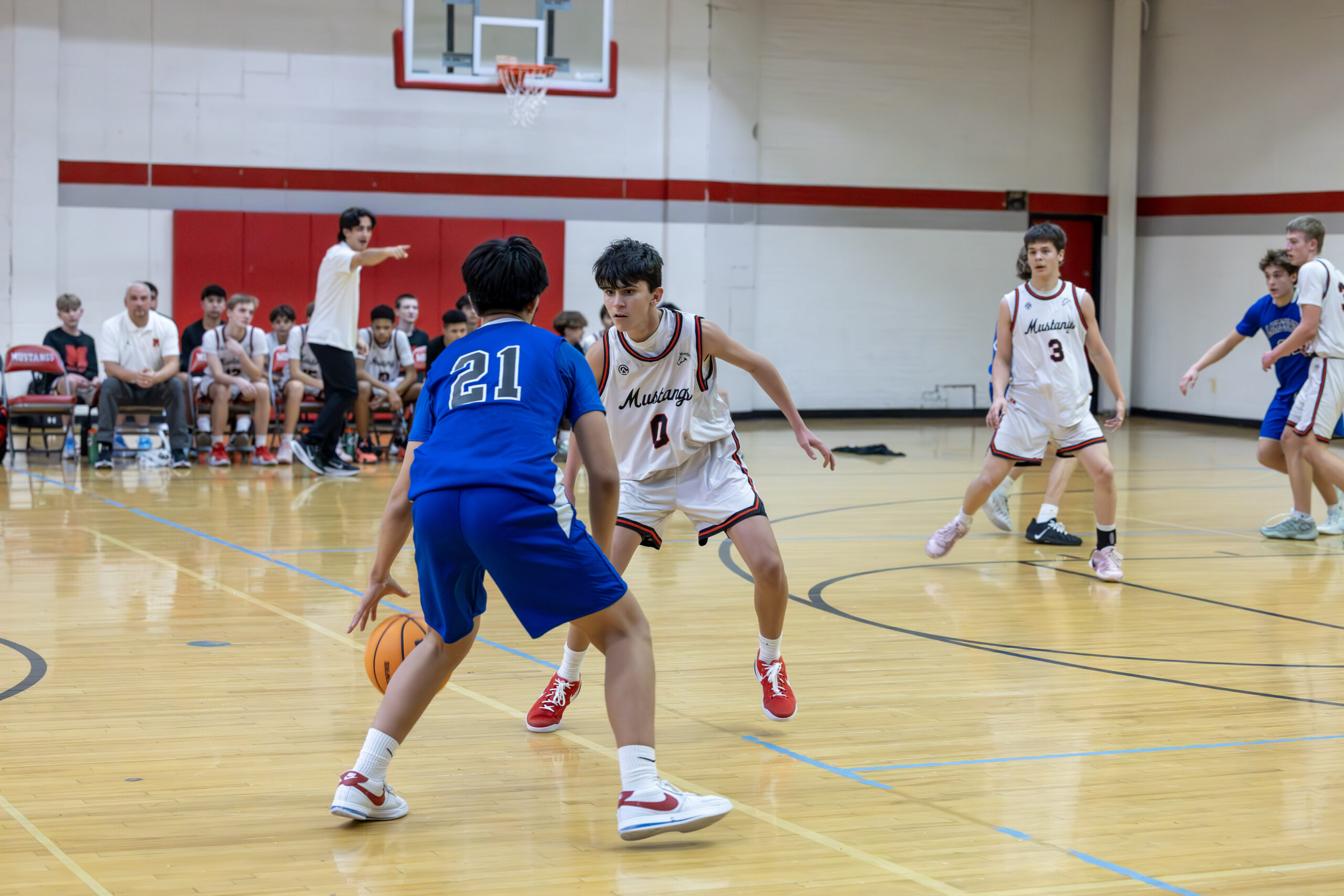 LakeShore Legends athlete defending on the ball